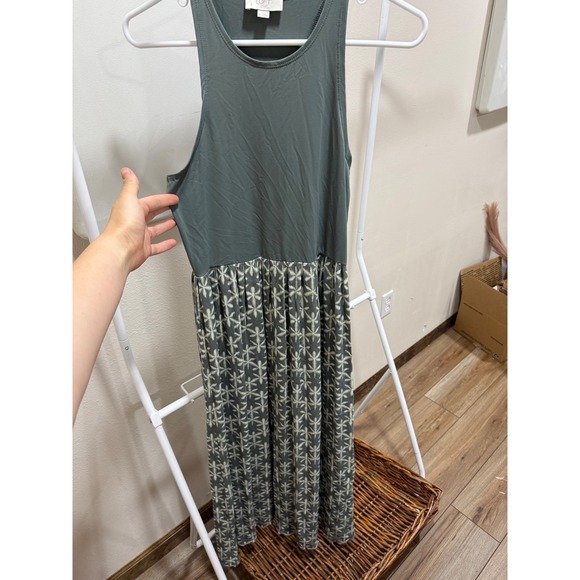 LOFT Outlet Dresses & Skirts - LOFT Outlet Sage Green Racerback Maxi Dress Small Geometric Floral Print Skirt